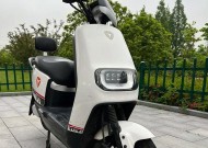 红色星球狗充电器使用方法？如何正确充电？