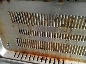 超市油烟机清洗方法（轻松高效的清洁技巧）