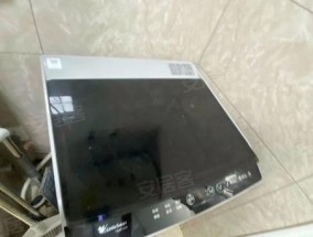 如何解决显示器隔行显示故障（排除显示器隔行显示故障的简易方法）