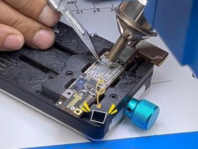 电脑显示器壳脱胶修复方法是什么？