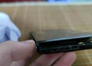 老人手机电池鼓包的原因是什么？