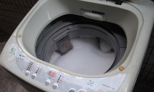 老海尔洗衣机漏水问题解析（探究老海尔洗衣机漏水原因及解决方法）  第2张