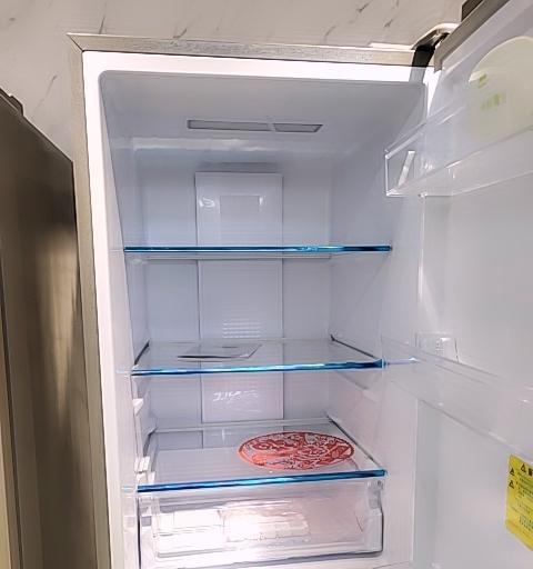 如何修复伊莱克斯冰箱不通电故障（一步步教你解决冰箱停电问题）  第3张