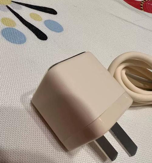 苹果充电器C口端应如何选择？哪种更适合我的设备？  第3张