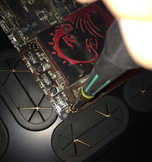 显卡立柱机箱拆解方法是什么？  第3张